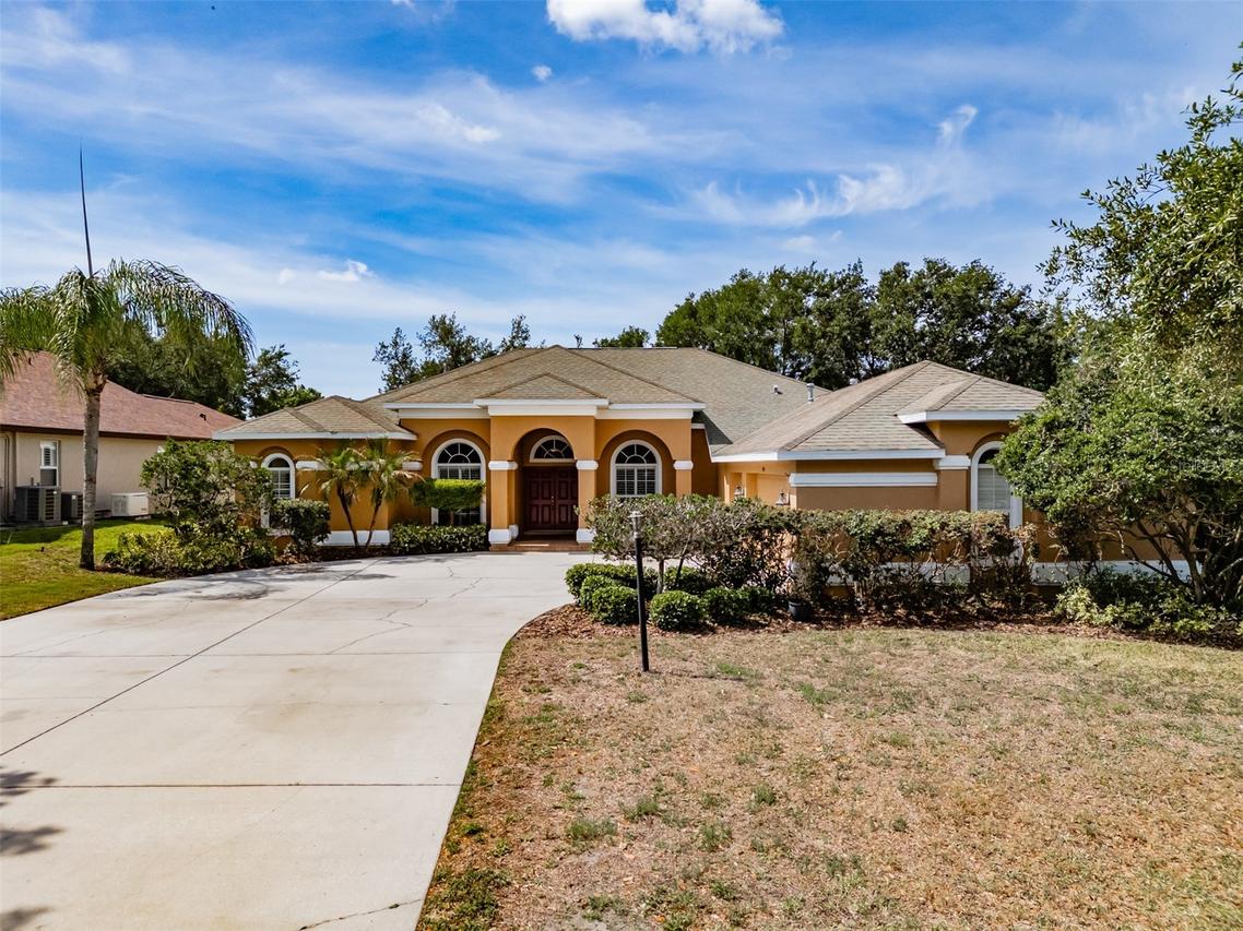 2906 Hillside Ramble Dr., Brandon, FL 33511