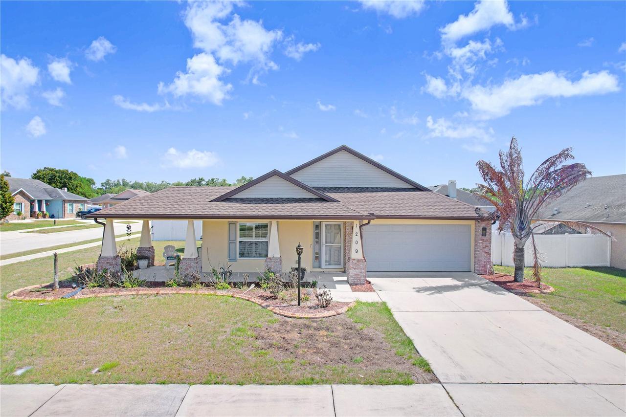 1209 Spotted Lilac Ln., Plant City, FL 33563