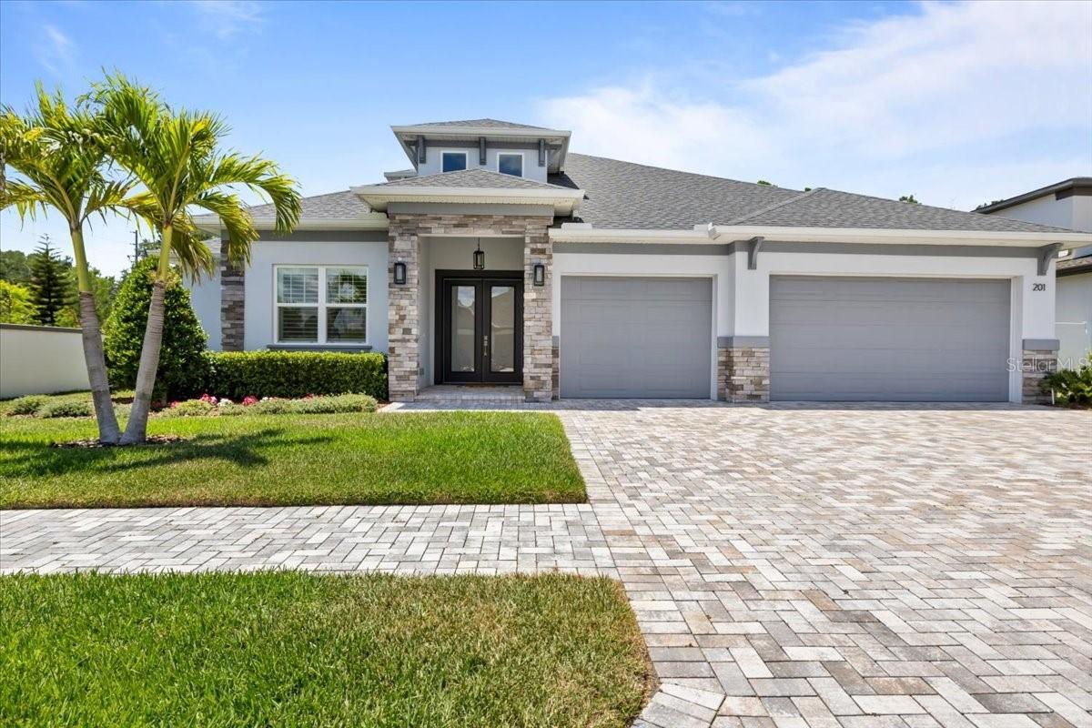 201 Larocca Ct., Palm Harbor, FL 34683