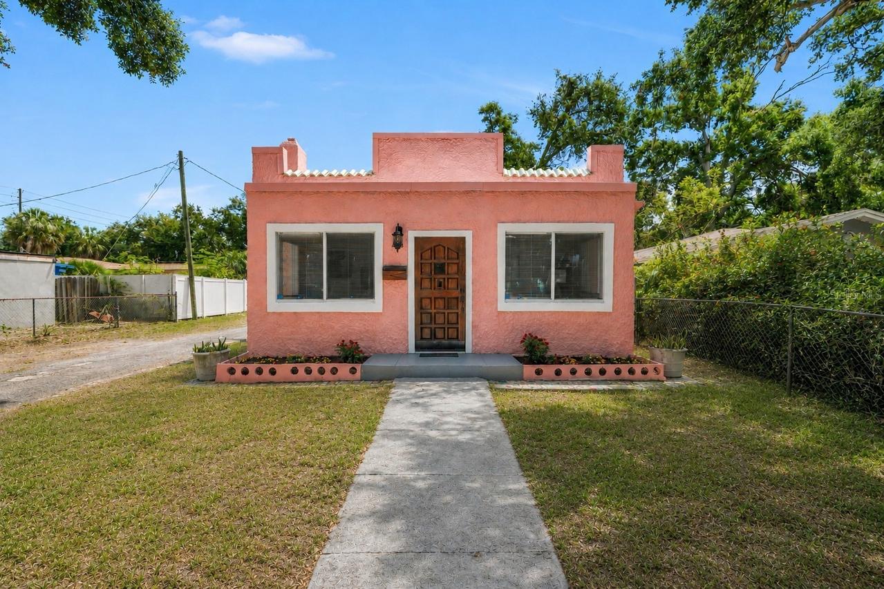 2220 23rd St., St Petersburg, FL 33712