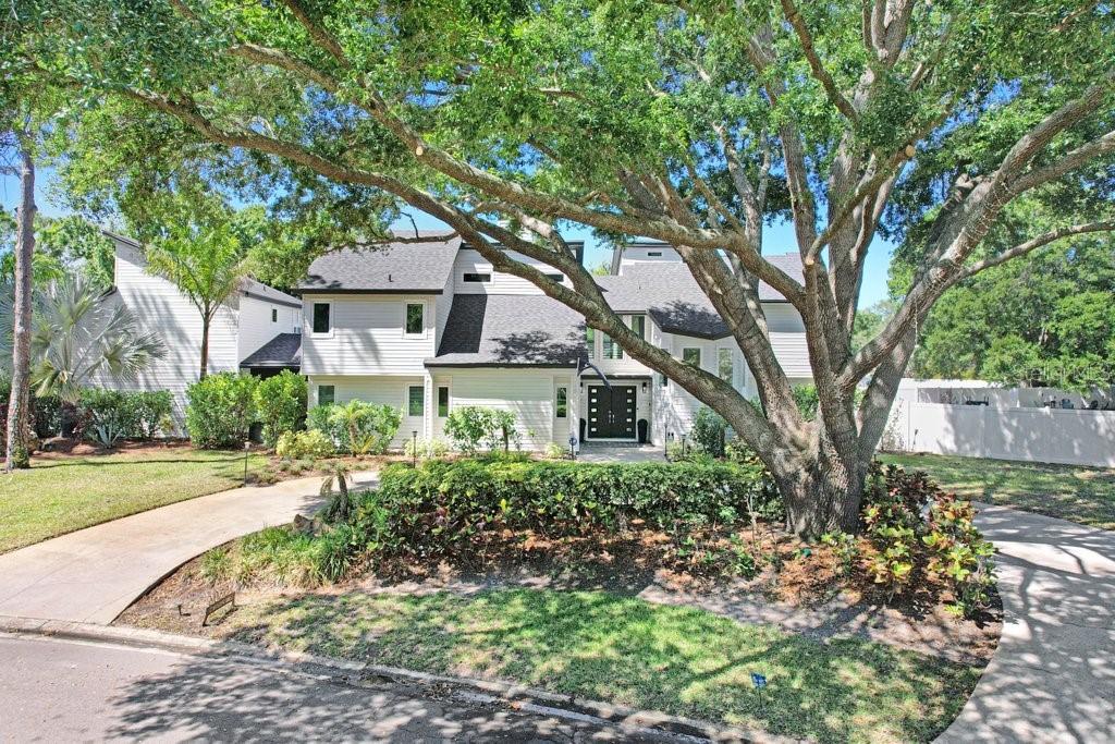 15306 Lake Maurine Dr., Odessa, FL 33556