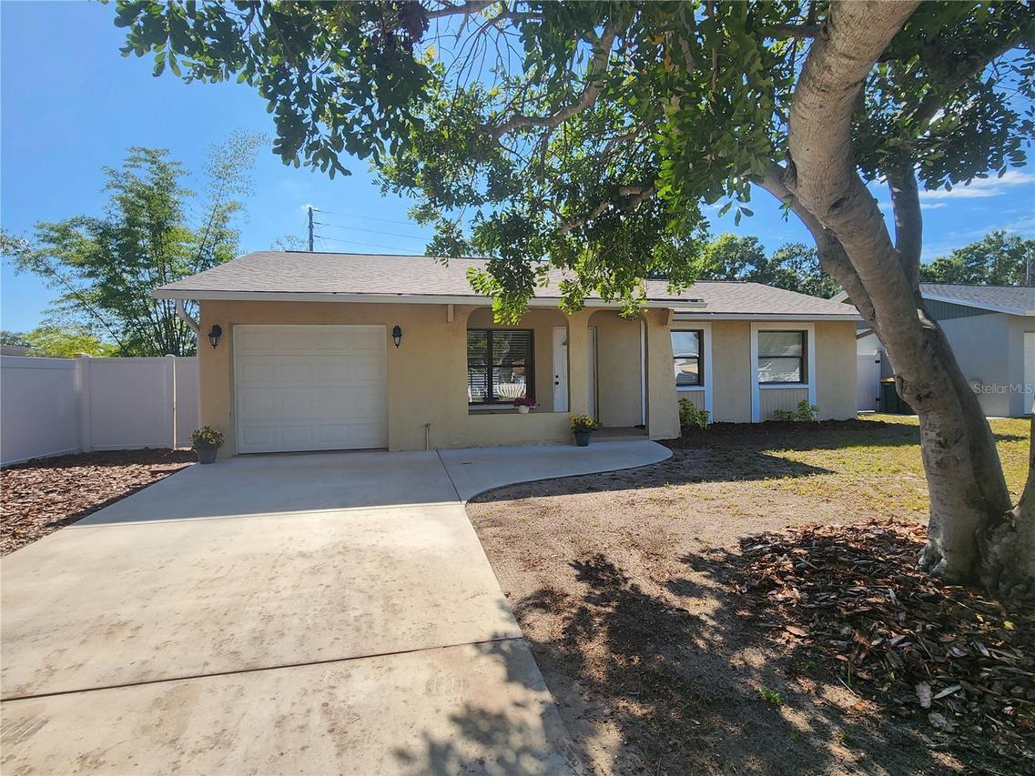 13010 Cumberland Dr., Largo, FL 33773