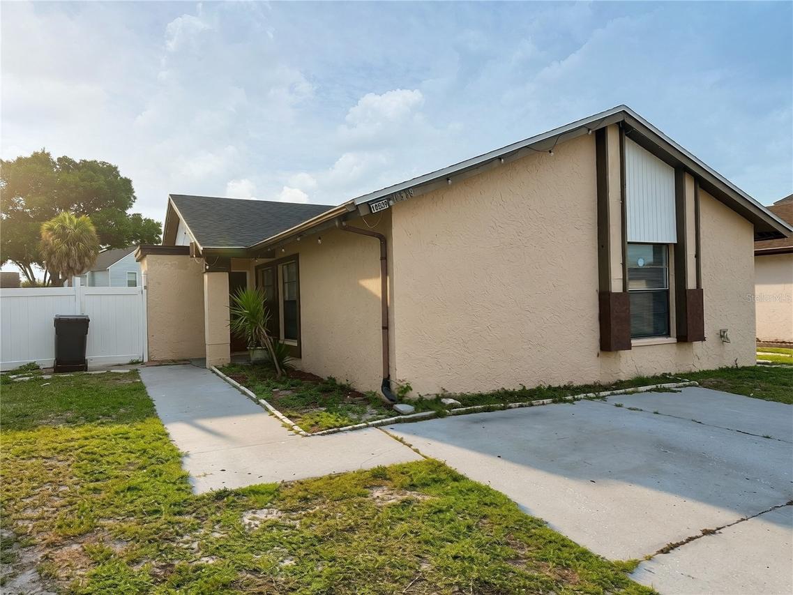 10539 Parkcrest Dr., Tampa, FL 33624