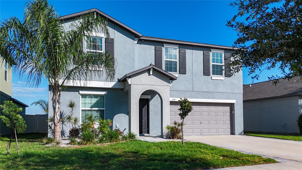 5519 Blue Azure Dr., Wimauma, FL 33598