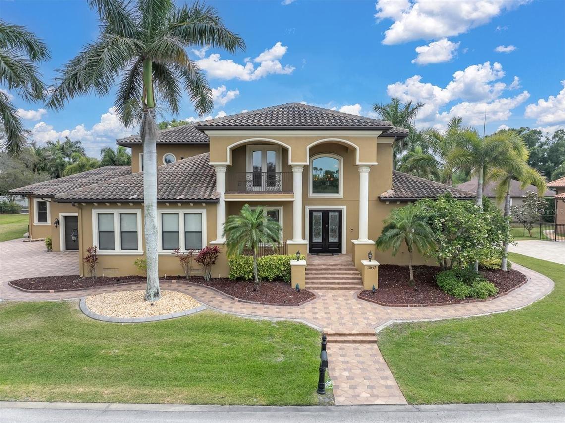 1067 Ashland Ave., Tarpon Springs, FL 34689