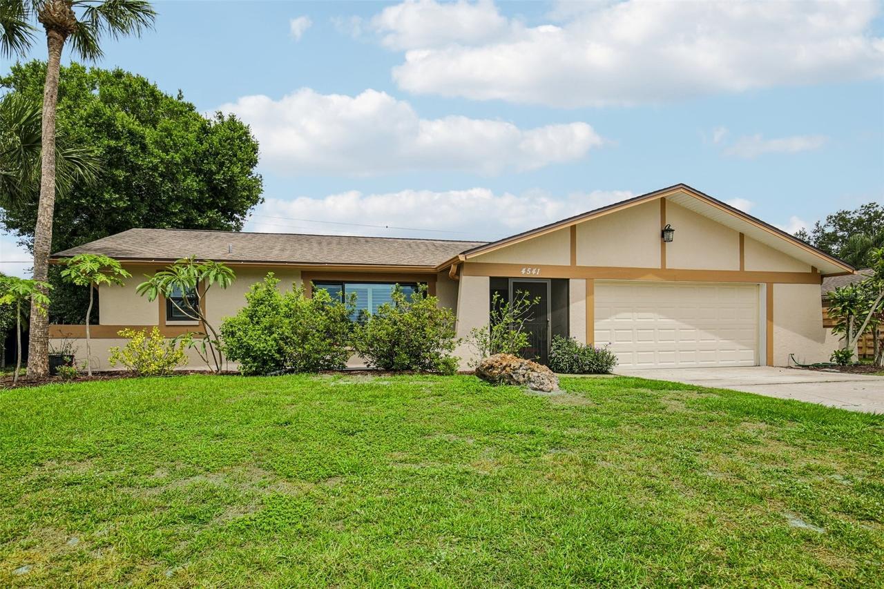 4541 Charing Cross Rd., Sarasota, FL 34241