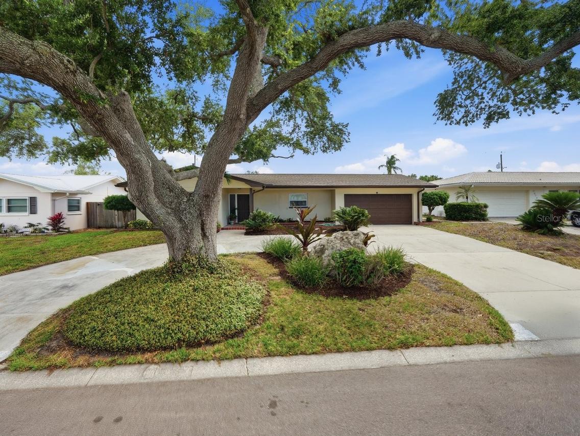 3650 Shady Bluffs Dr., Largo, FL 33770