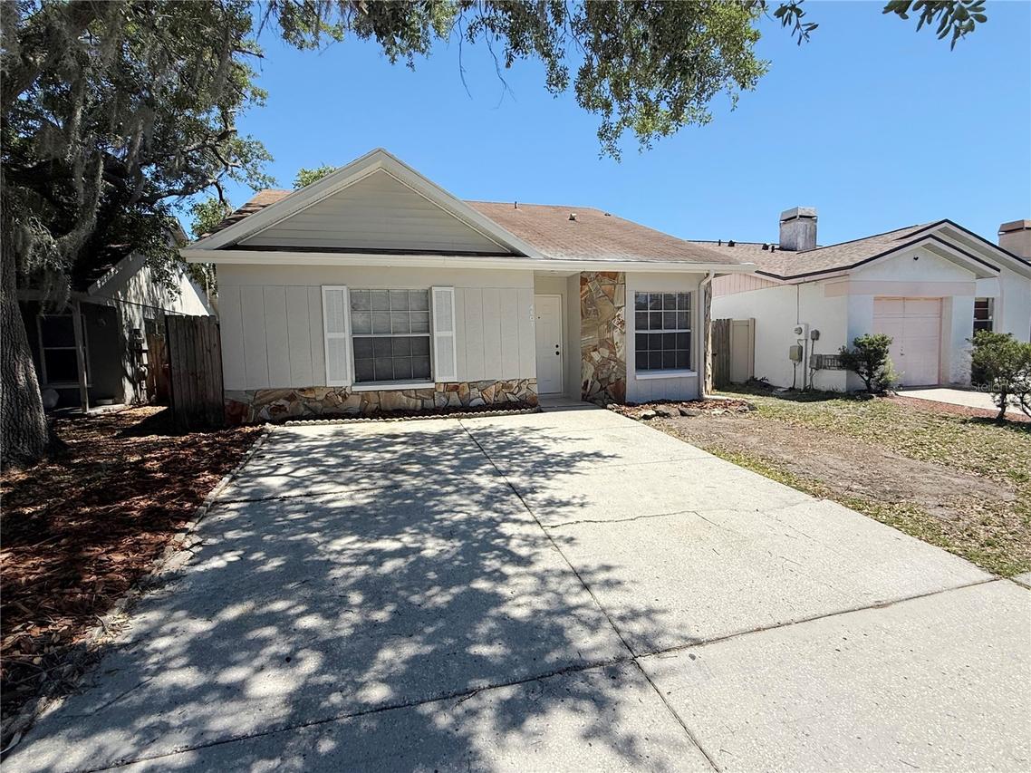 4607 Lantana Pl., Plant City, FL 33566