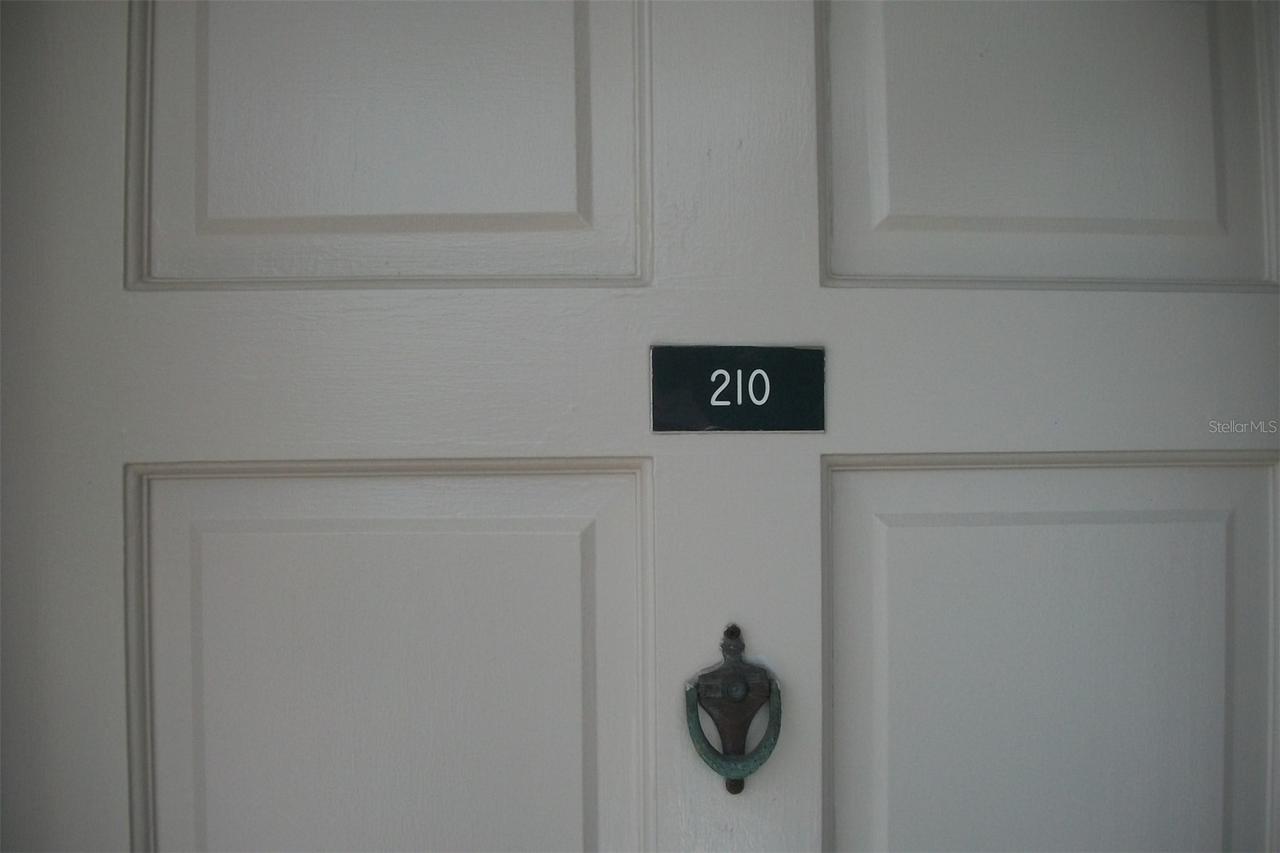10540 77th Ter. #210, Seminole, FL 33772
