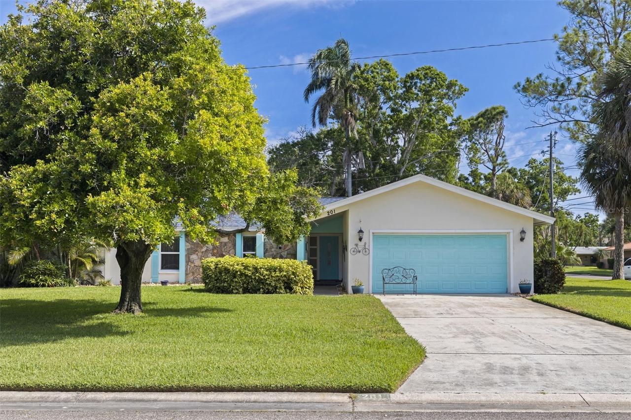201 58th Ave., St Petersburg, FL 33705