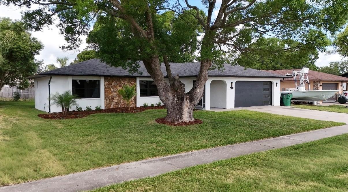 6111 18th St., Zephyrhills, FL 33542