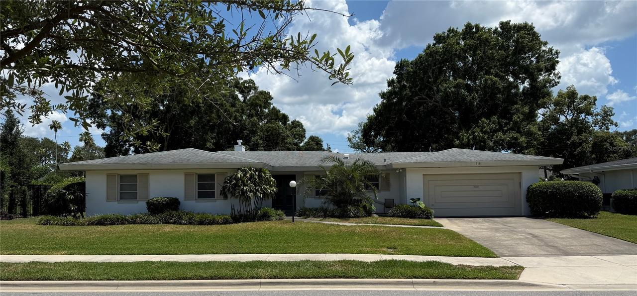 715 Ponce De Leon Blvd., Belleair, FL 33756