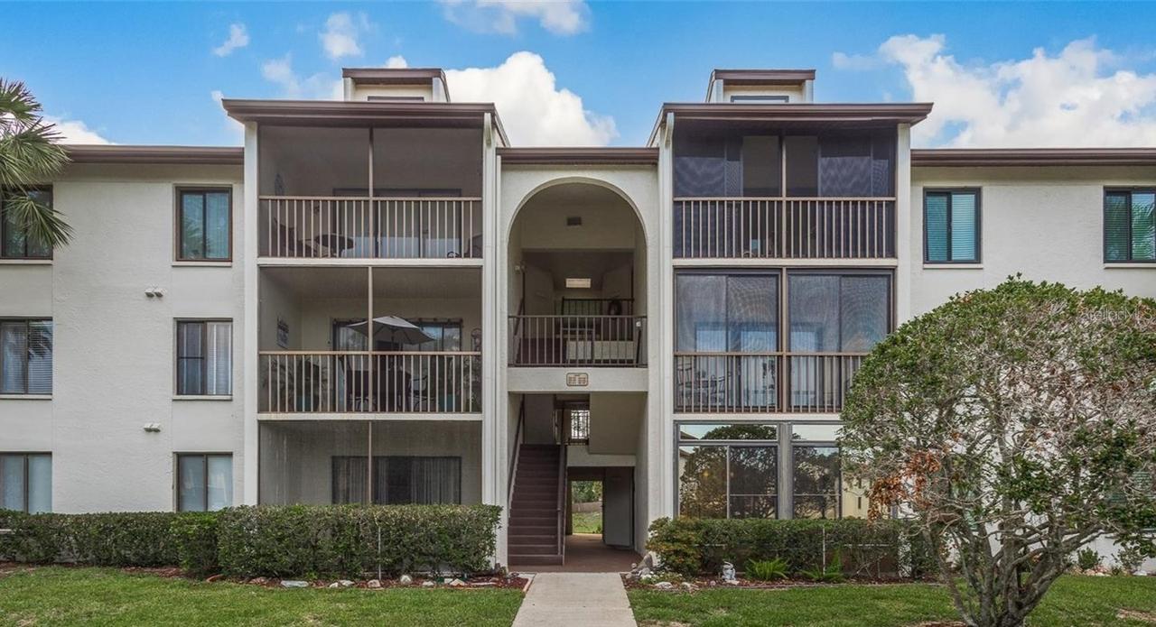 1871 Pine Ridge Way #2E, Palm Harbor, FL 34684