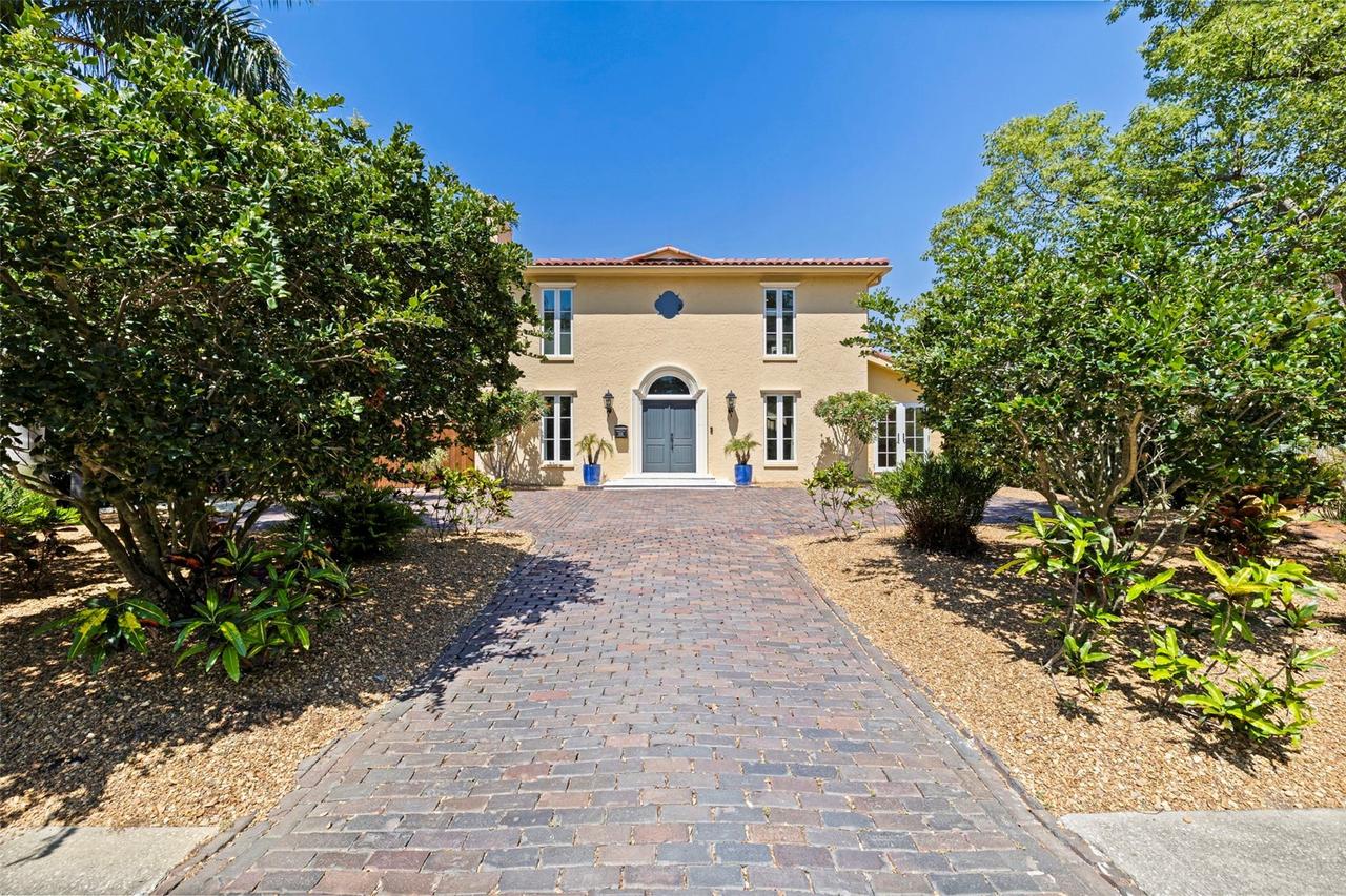 1101 Jungle Ave., St Petersburg, FL 33710