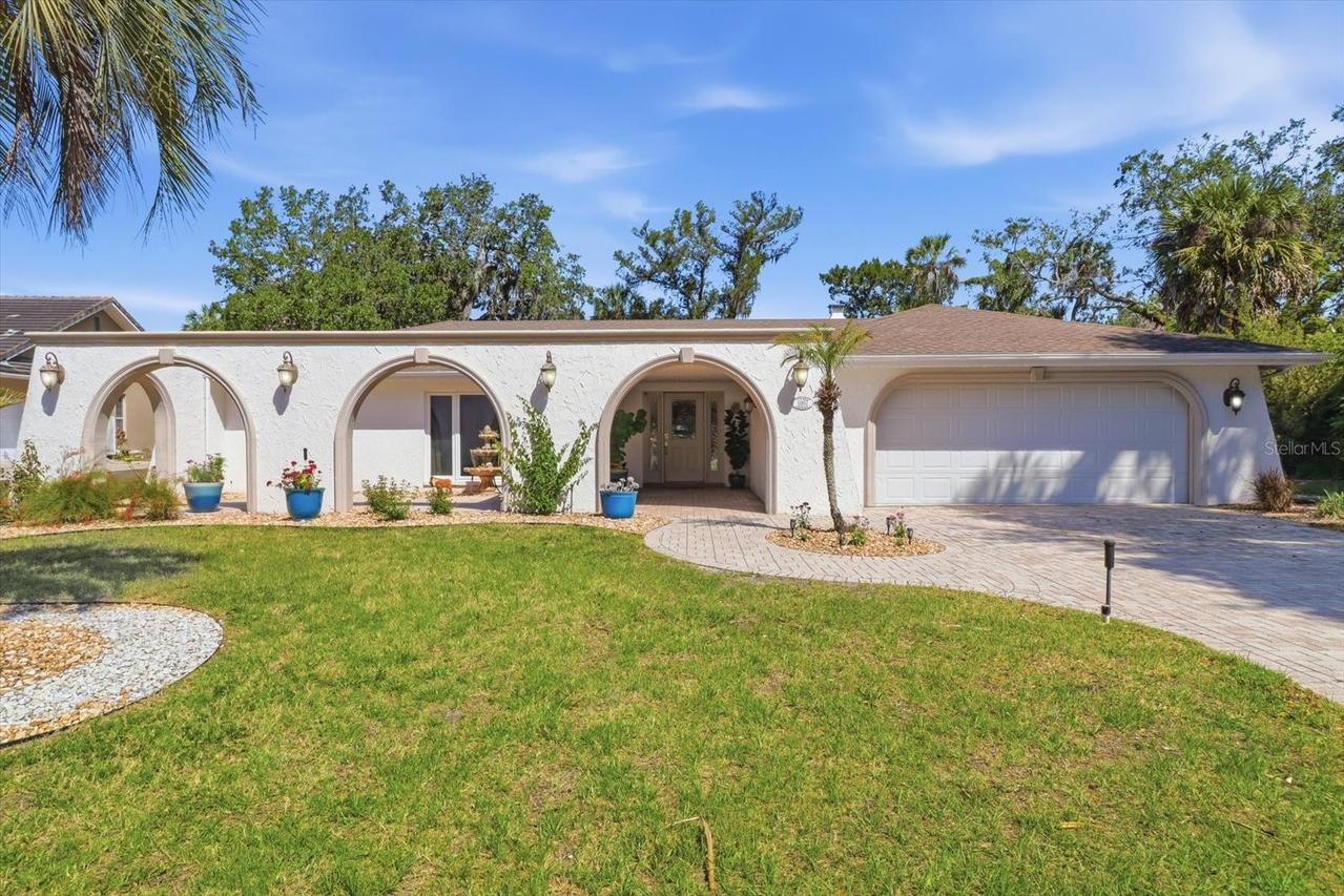 11857 W Riverhaven Dr., Homosassa, FL 34448