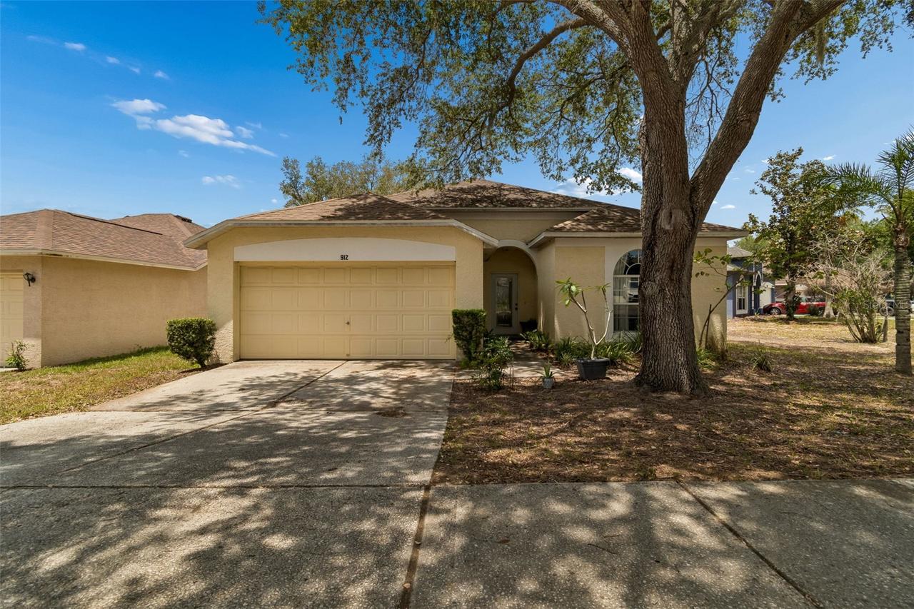 912 Grand Canyon Dr., Valrico, FL 33594