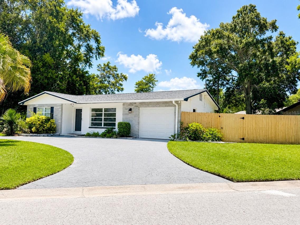 12620 82nd Ter., Seminole, FL 33776