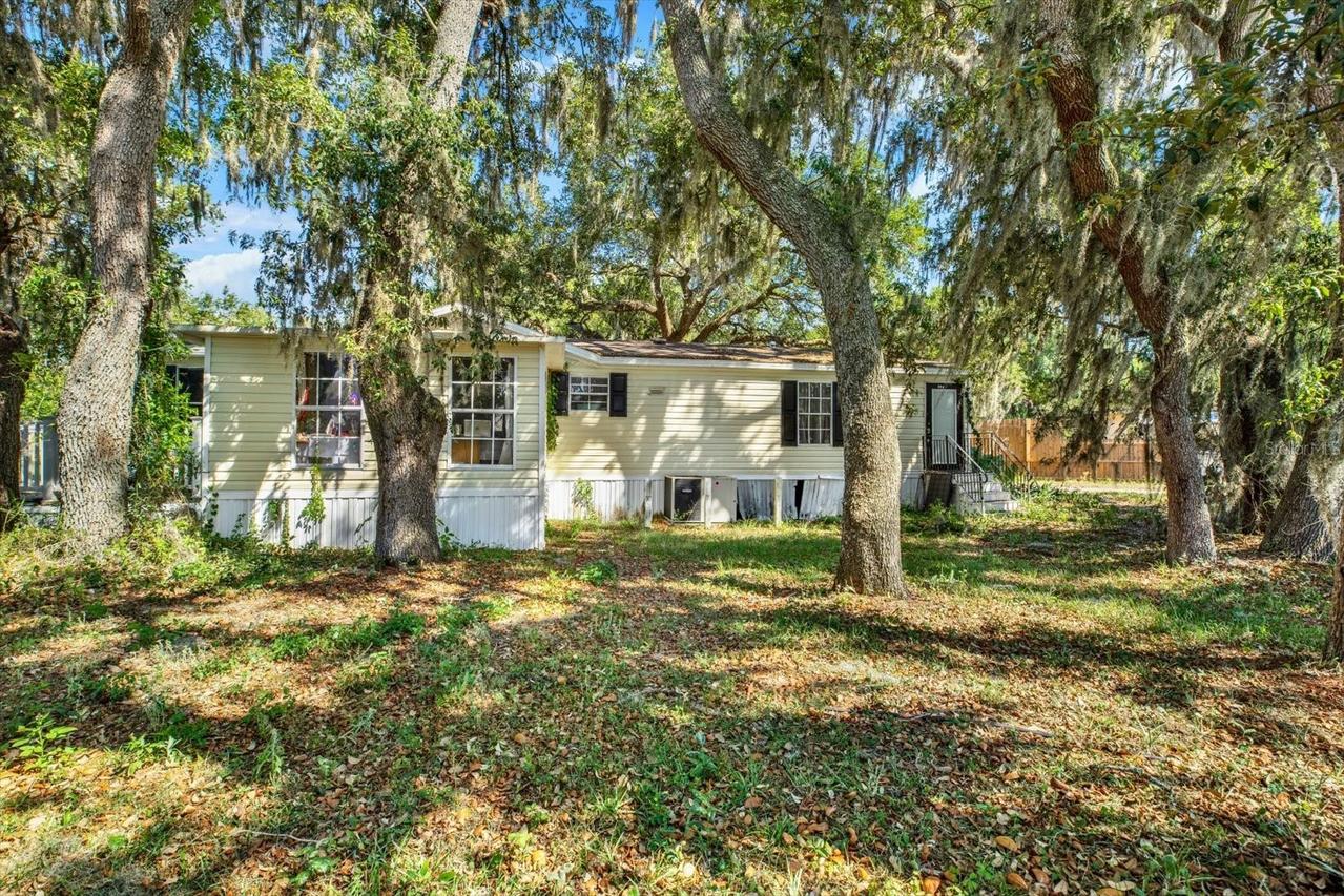 3642 Kalman Dr., Zephyrhills, FL 33541