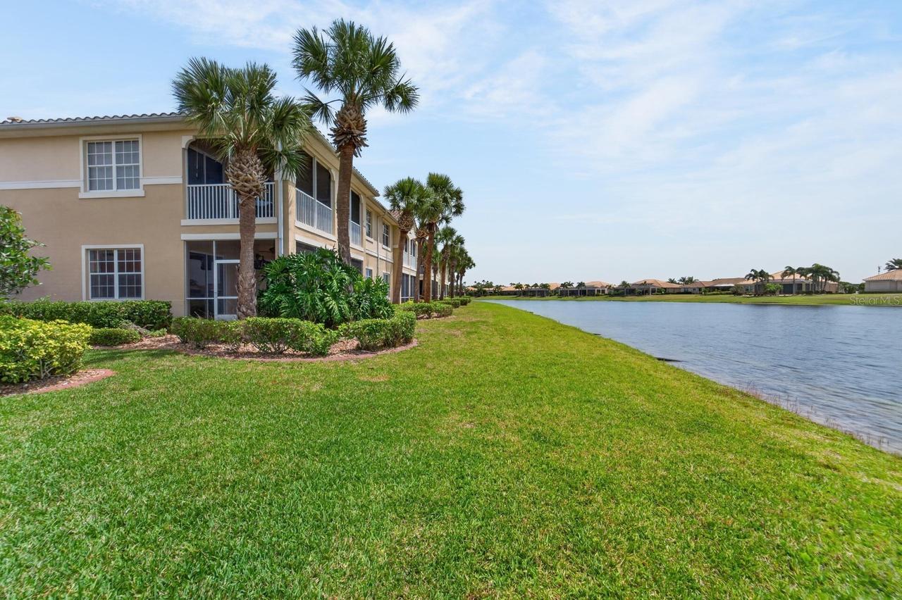 1364 Emerald Dunes Dr., Sun City Center, FL 33573