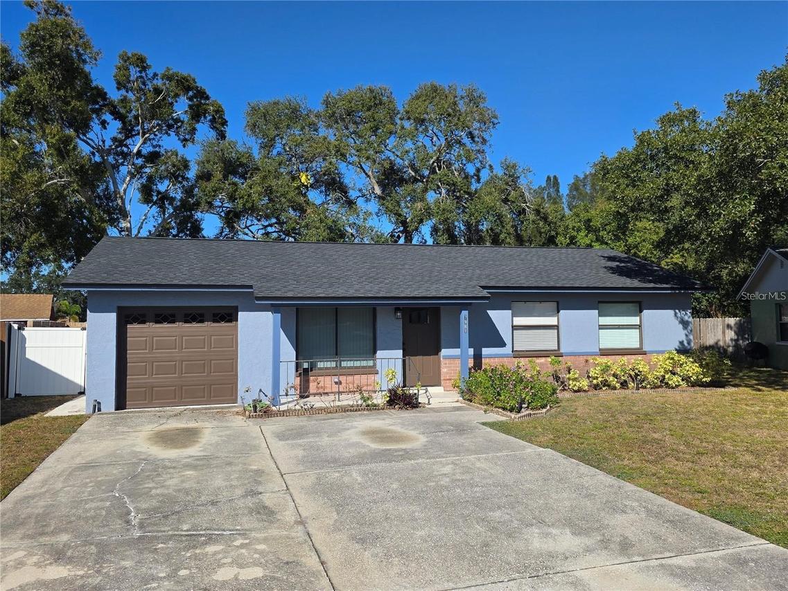 7981 Smoketree Ct., Largo, FL 33773