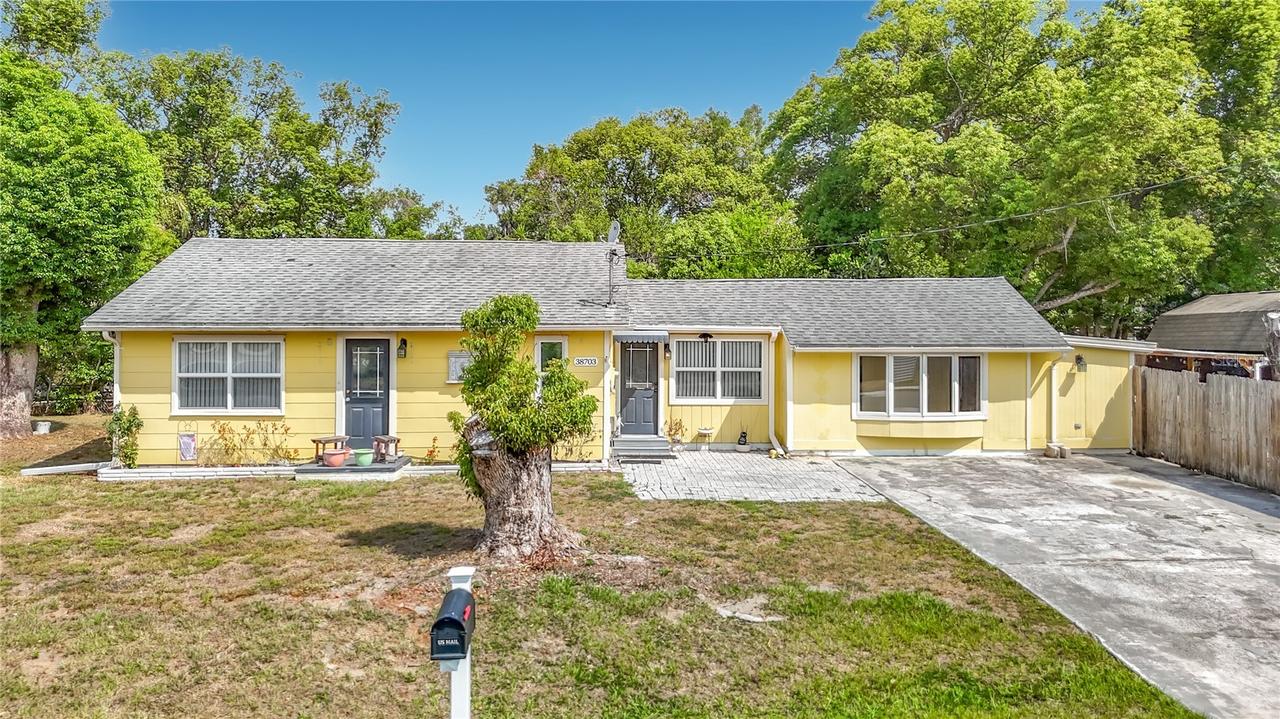 38703 9th Ave., Zephyrhills, FL 33542
