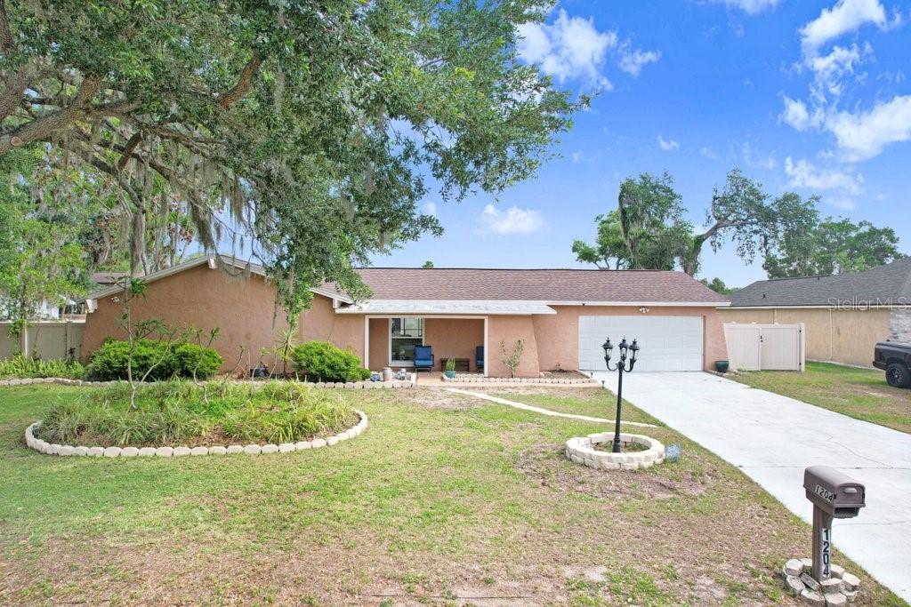 1204 Lady Guinevere Dr., Valrico, FL 33594