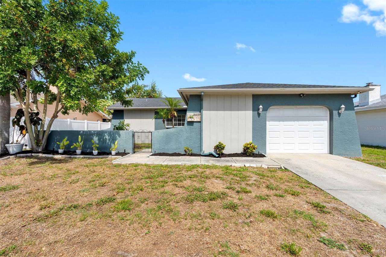 2037 Citrus Hill Ln., Palm Harbor, FL 34683