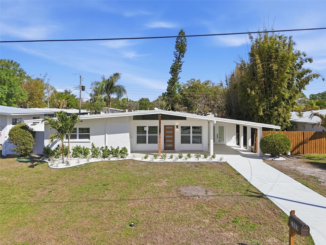2989 Greenbriar St., Sarasota, FL 34237