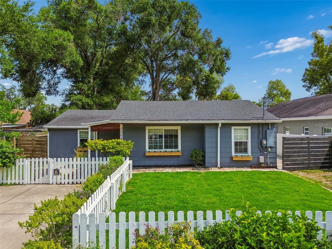 1304 E Knollwood St., Tampa, FL 33604