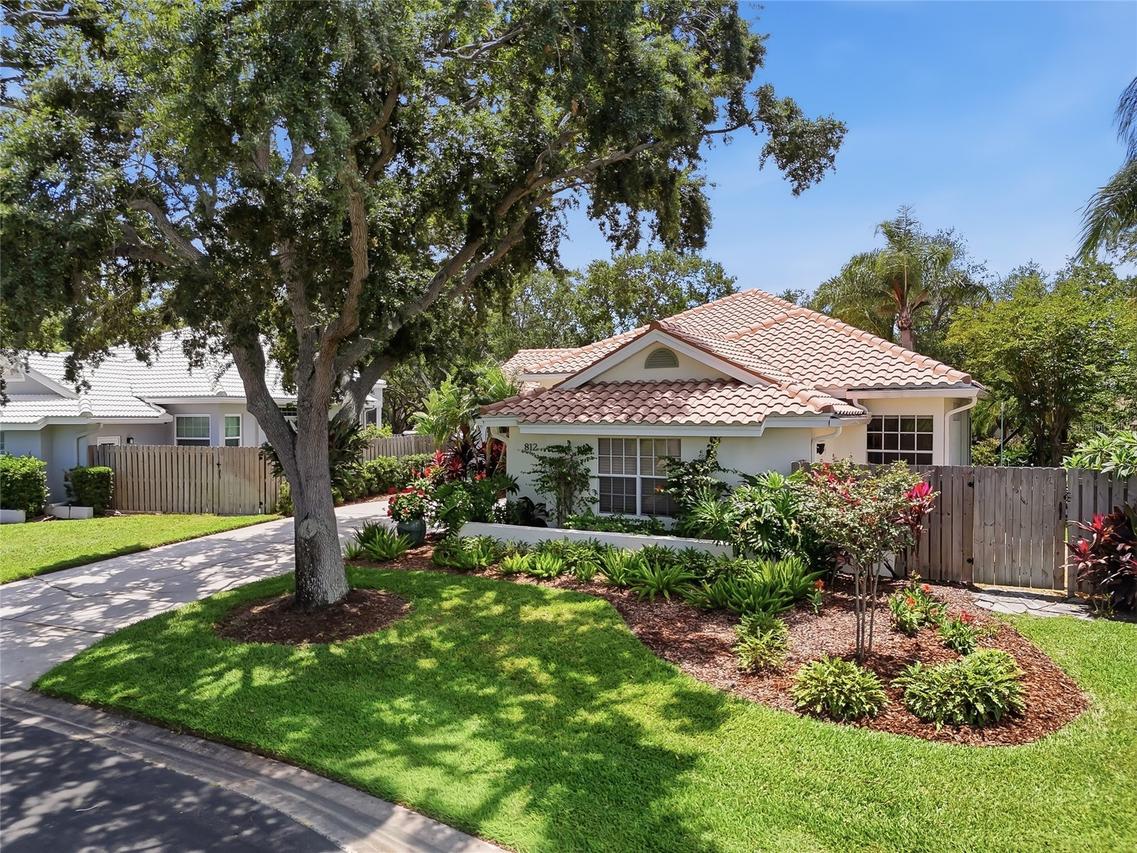 812 Live Oak Ter., St Petersburg, FL 33703