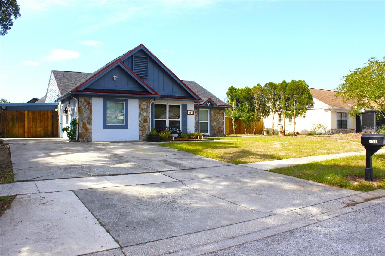 851 Sunridge Point Dr., Seffner, FL 33584