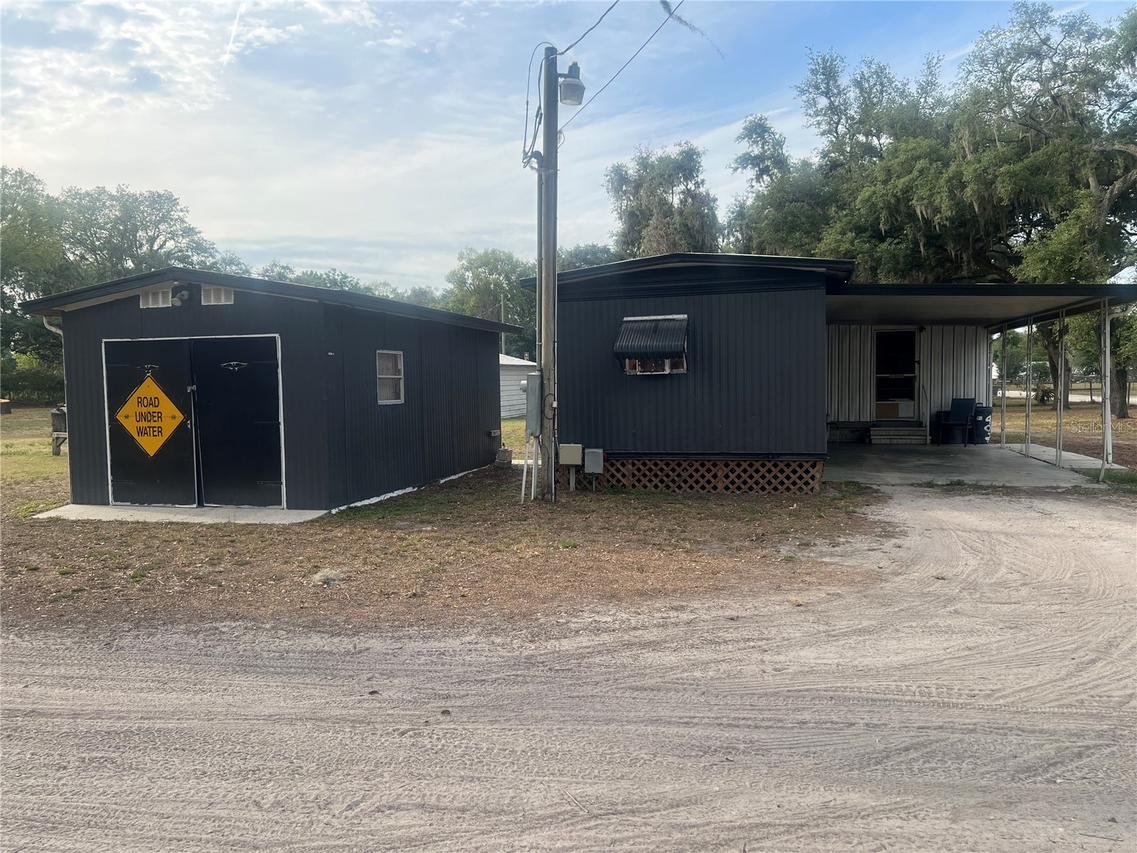 4027 Lowell Ln., Zephyrhills, FL 33541