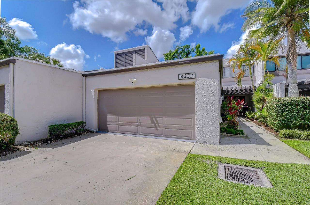 4222 Fairway Cir. #-, Tampa, FL 33618