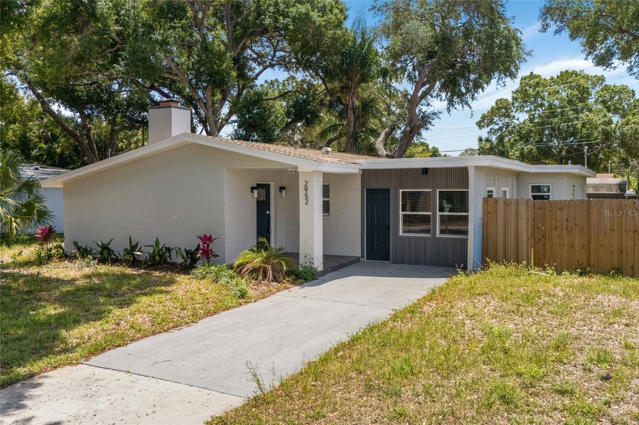 2952 Webley Dr., Largo, FL 33771