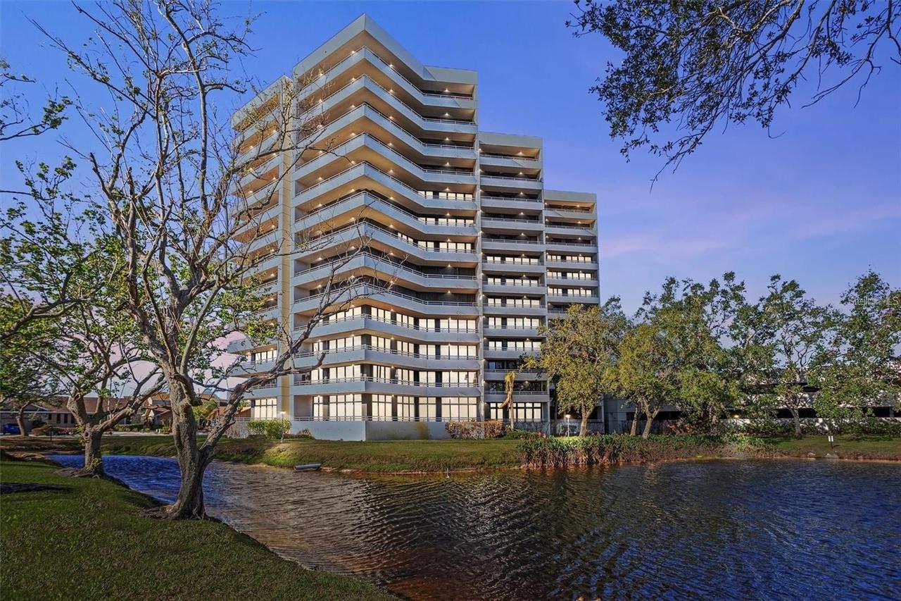 5950 Pelican Bay Plz. #PH2C, Gulfport, FL 33707