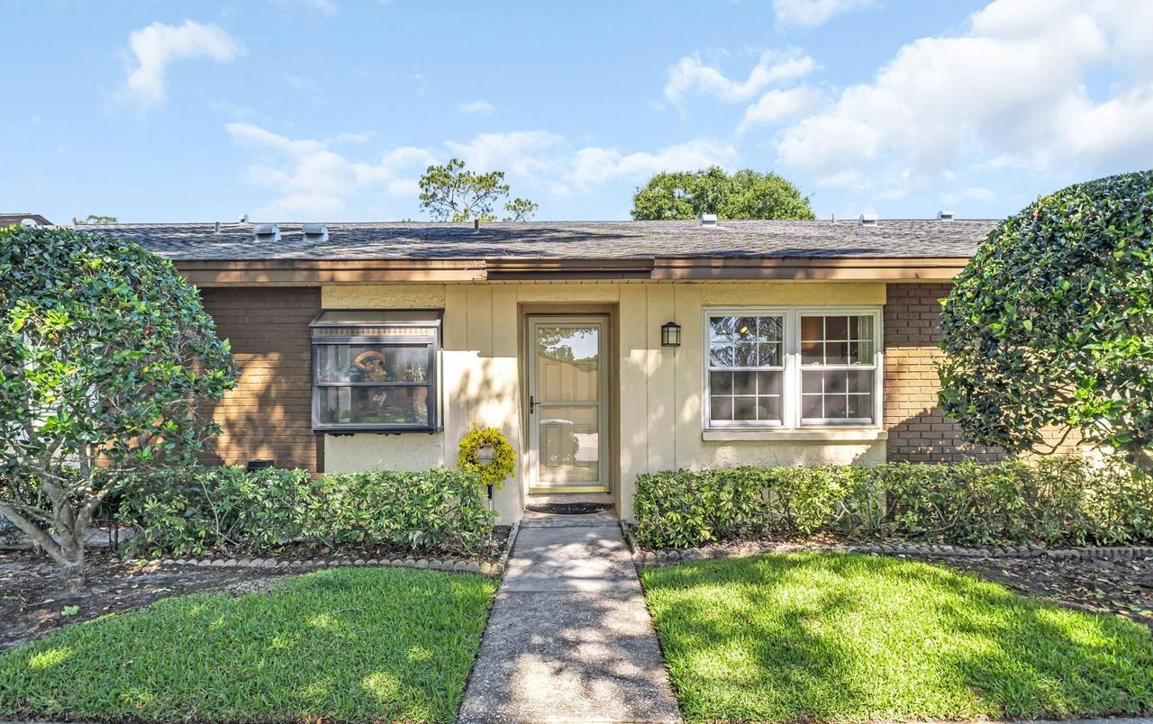 860 Maclaren Dr. #B, Palm Harbor, FL 34684