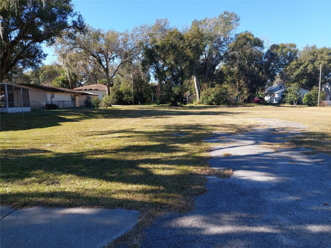 5449 12th St., Zephyrhills, FL 33542