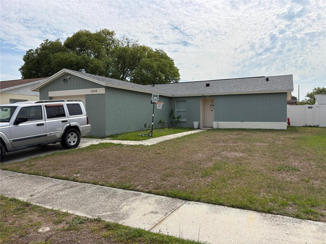 1035 Pine Ridge Cir., Brandon, FL 33511
