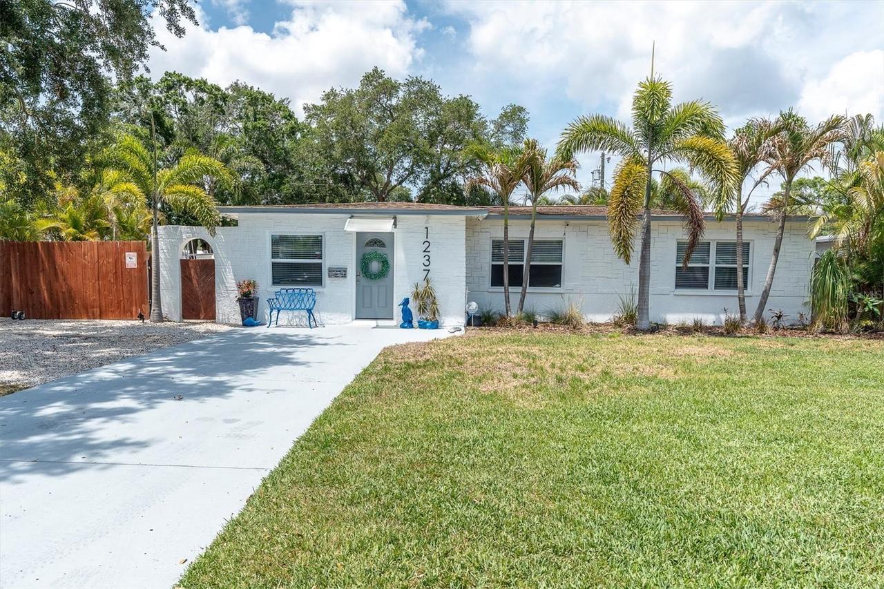 1237 57th Ave., St Petersburg, FL 33703