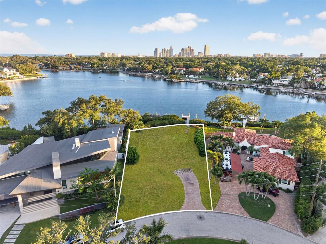 1026 Monterey Blvd., St Petersburg, FL 33704