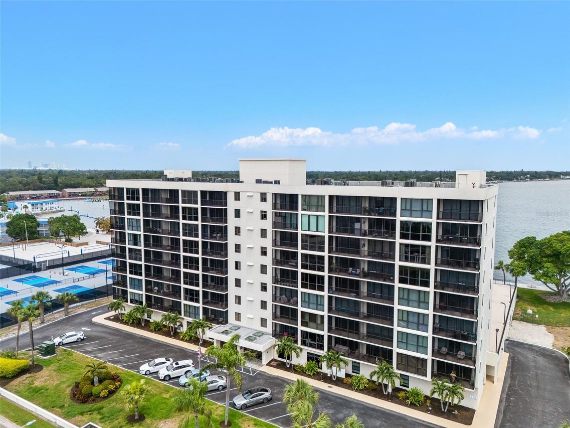 7100 Sunshine Skyway Ln. #701, St Petersburg, FL 33711