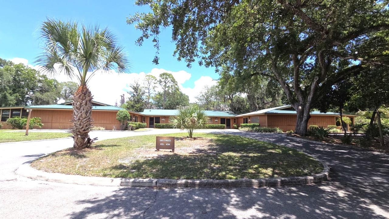454 Cottage Cir., River Ranch, FL 33867
