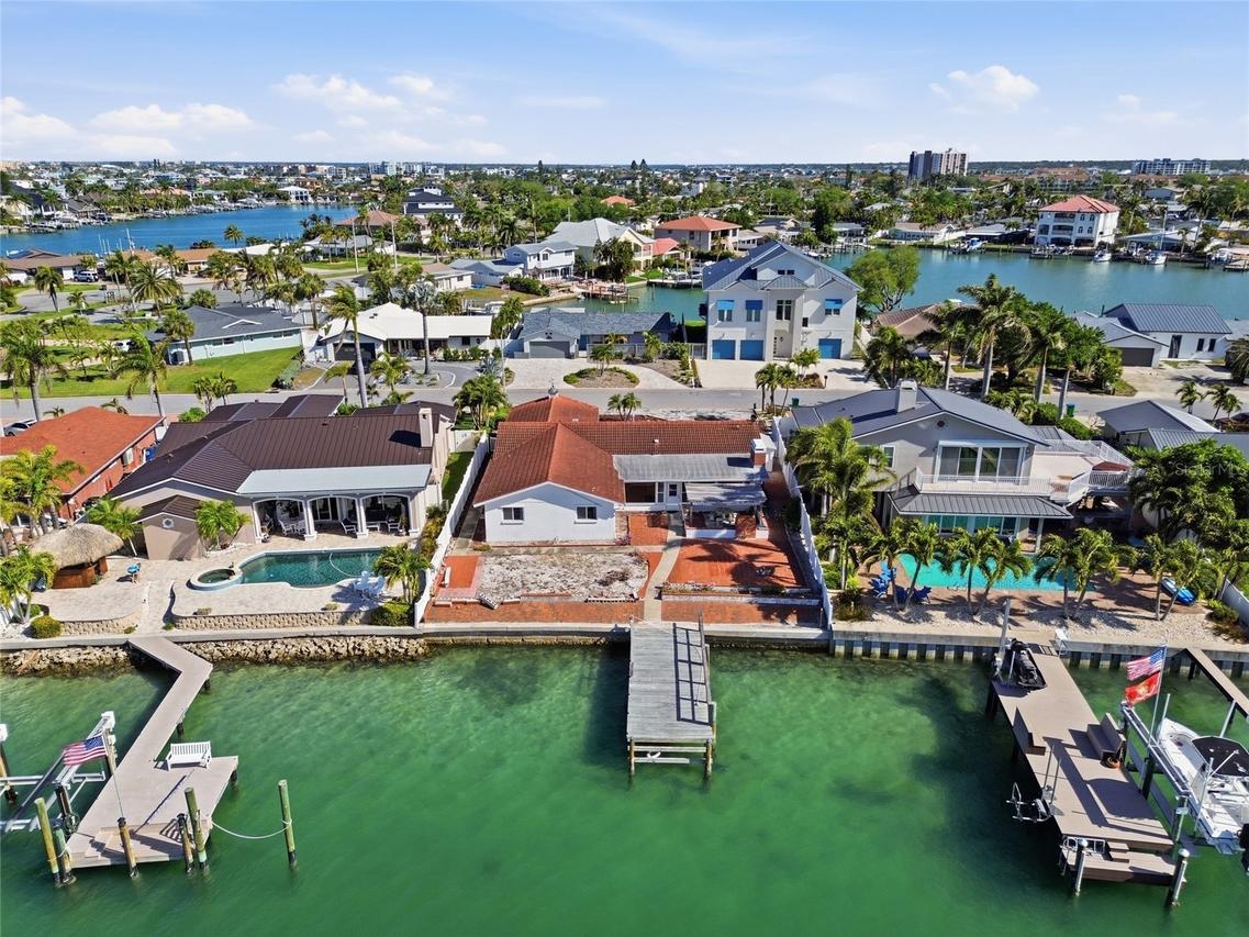 4 Bellevue Dr., Treasure Island, FL 33706