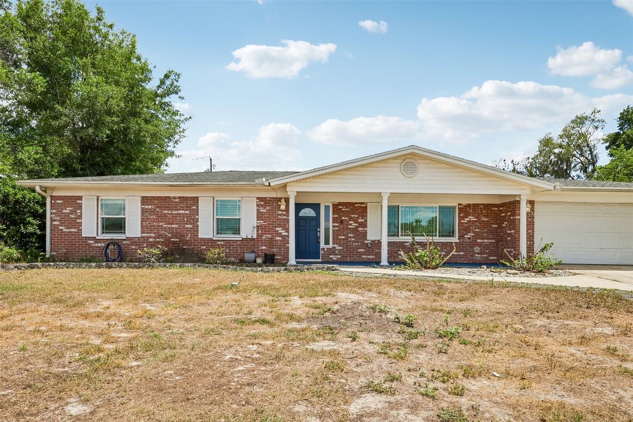 1607 Lark Ln., Brandon, FL 33510