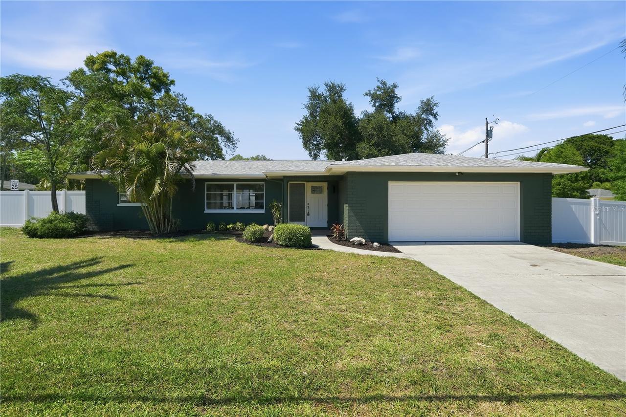 1300 Michigan Blvd., Dunedin, FL 34698