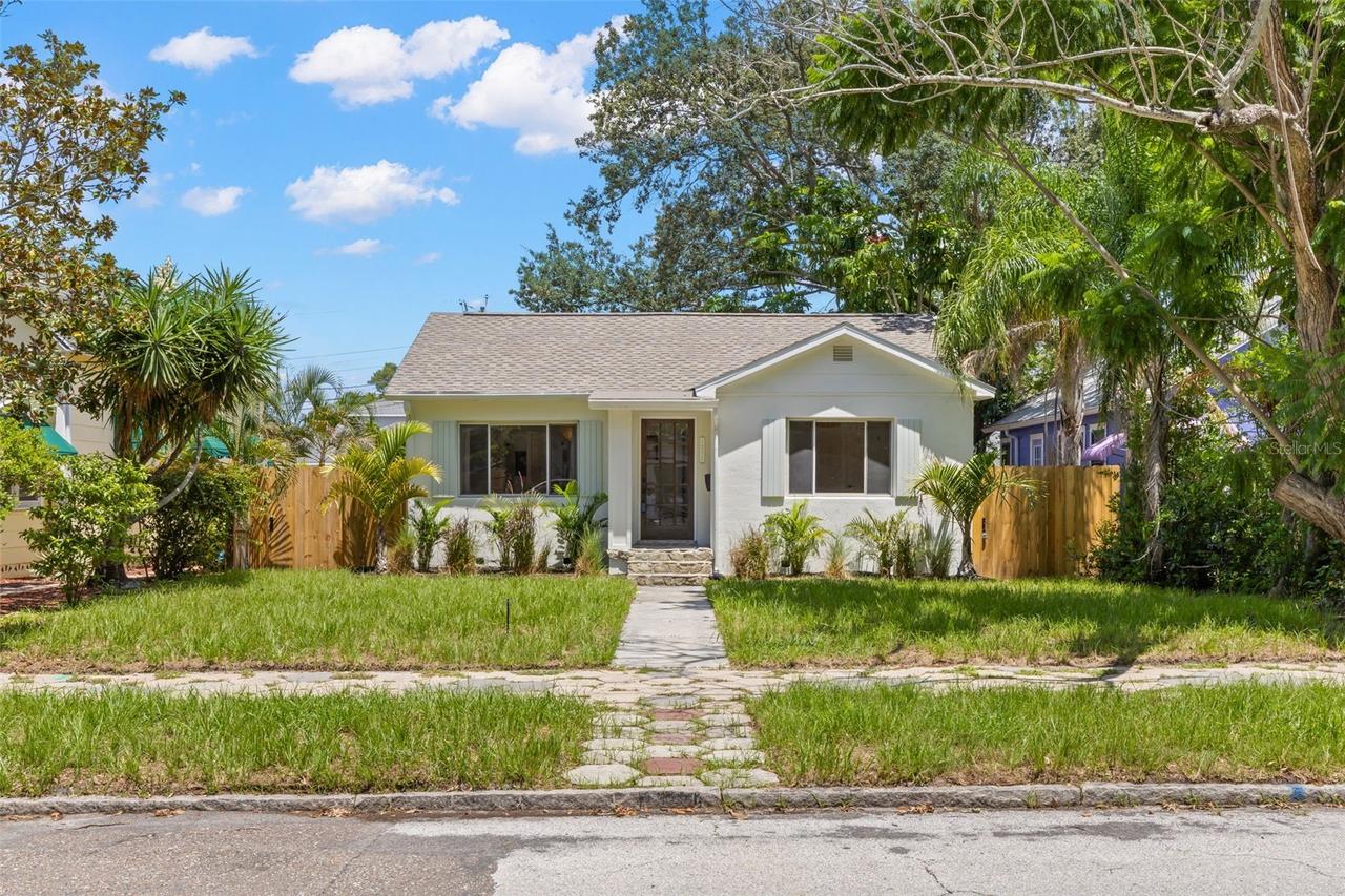 1211 16th Ave., St Petersburg, FL 33704