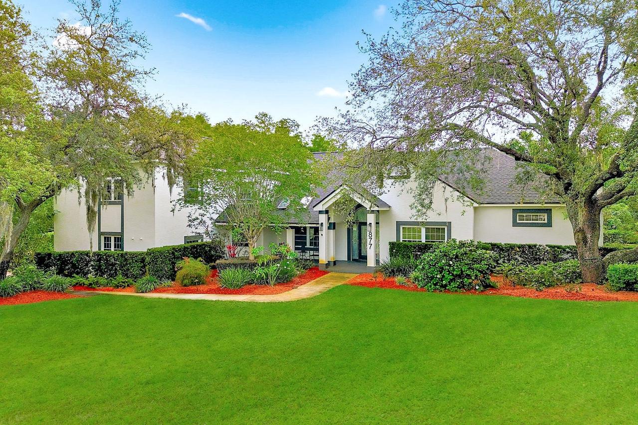 877 Cypress Lakeview Ct., Tarpon Springs, FL 34688