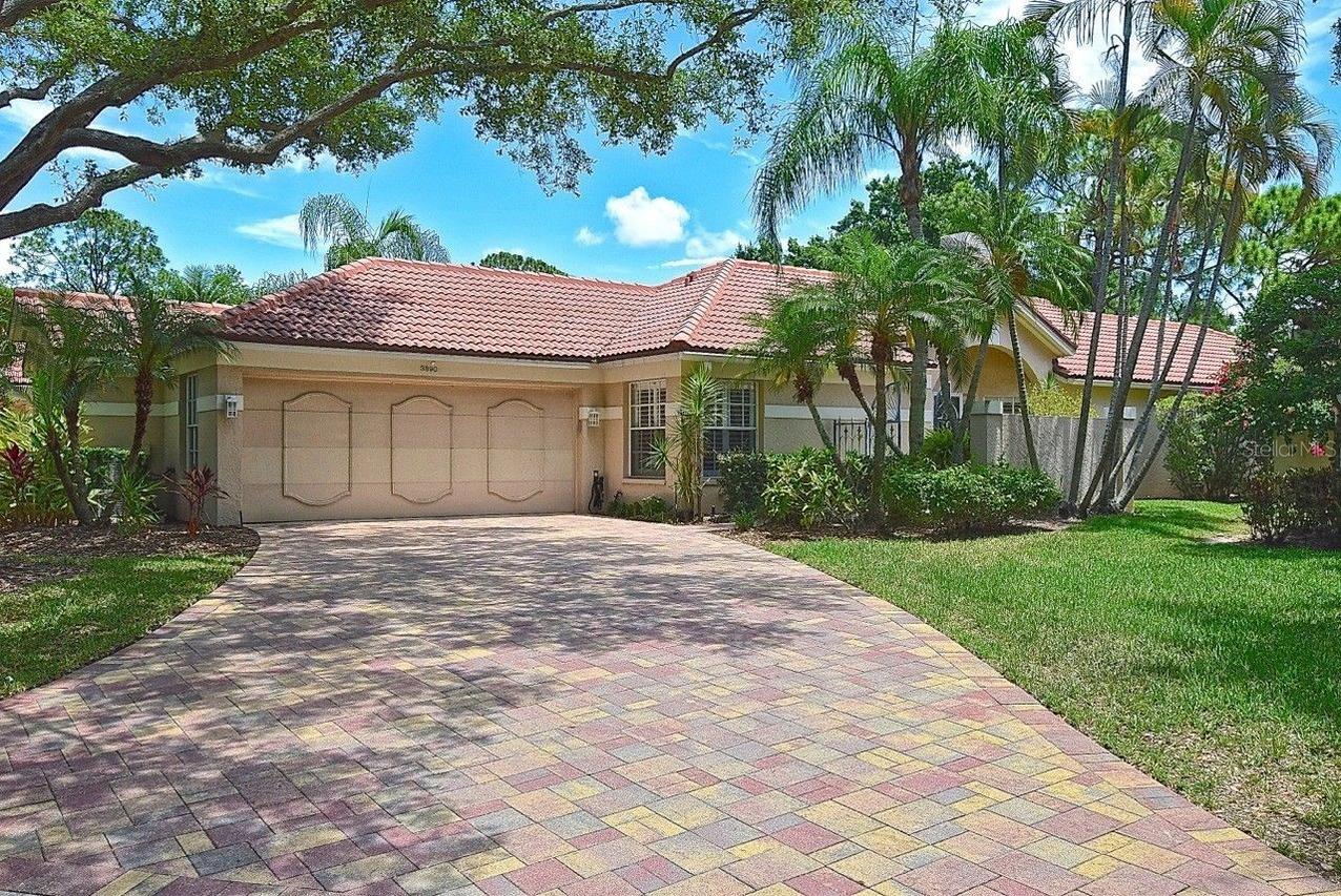 3890 Lyndhurst Ct., Sarasota, FL 34235