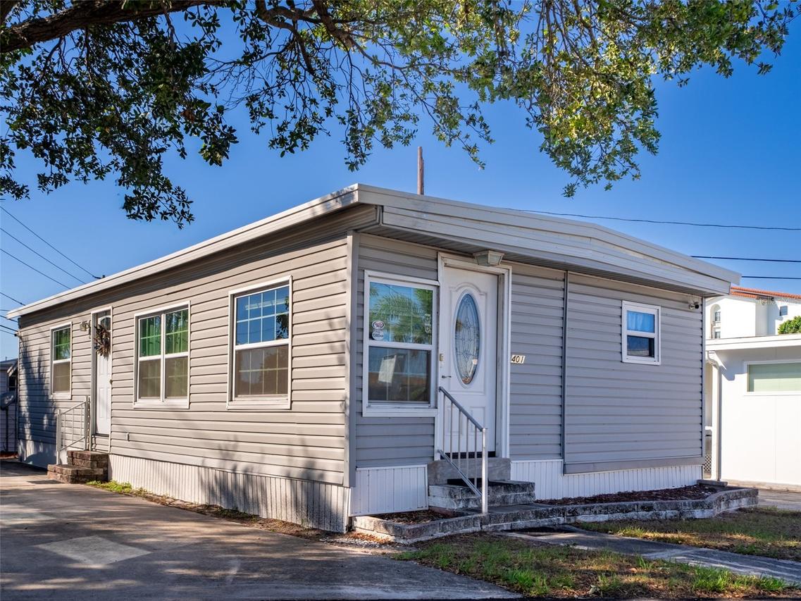 401 Denice Dr., Seminole, FL 33772