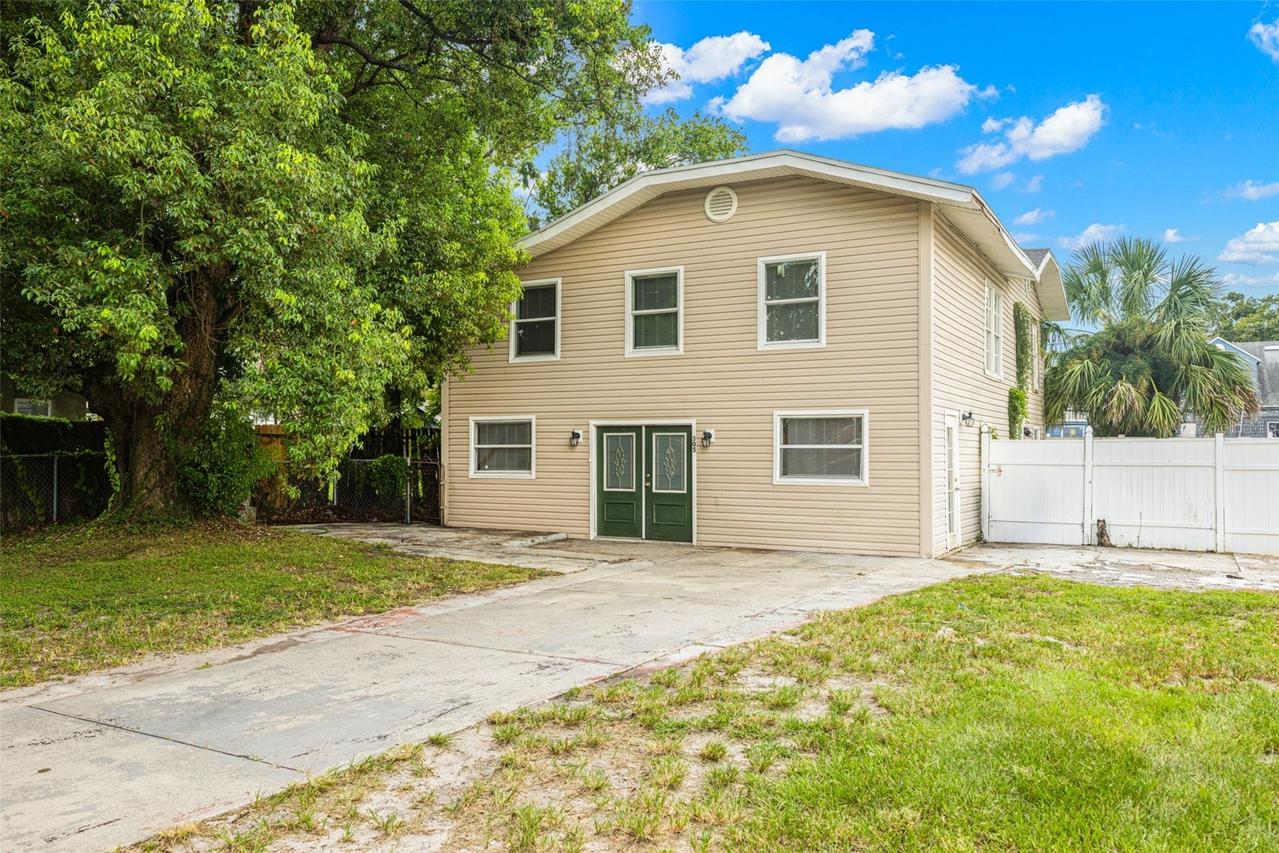 305 E Hanna Ave., Tampa, FL 33604